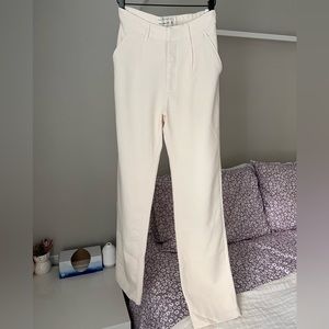 Abercrombie. Pants. Ivory